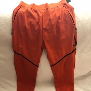 Nike dri fit milti zip and pocket sweat or running